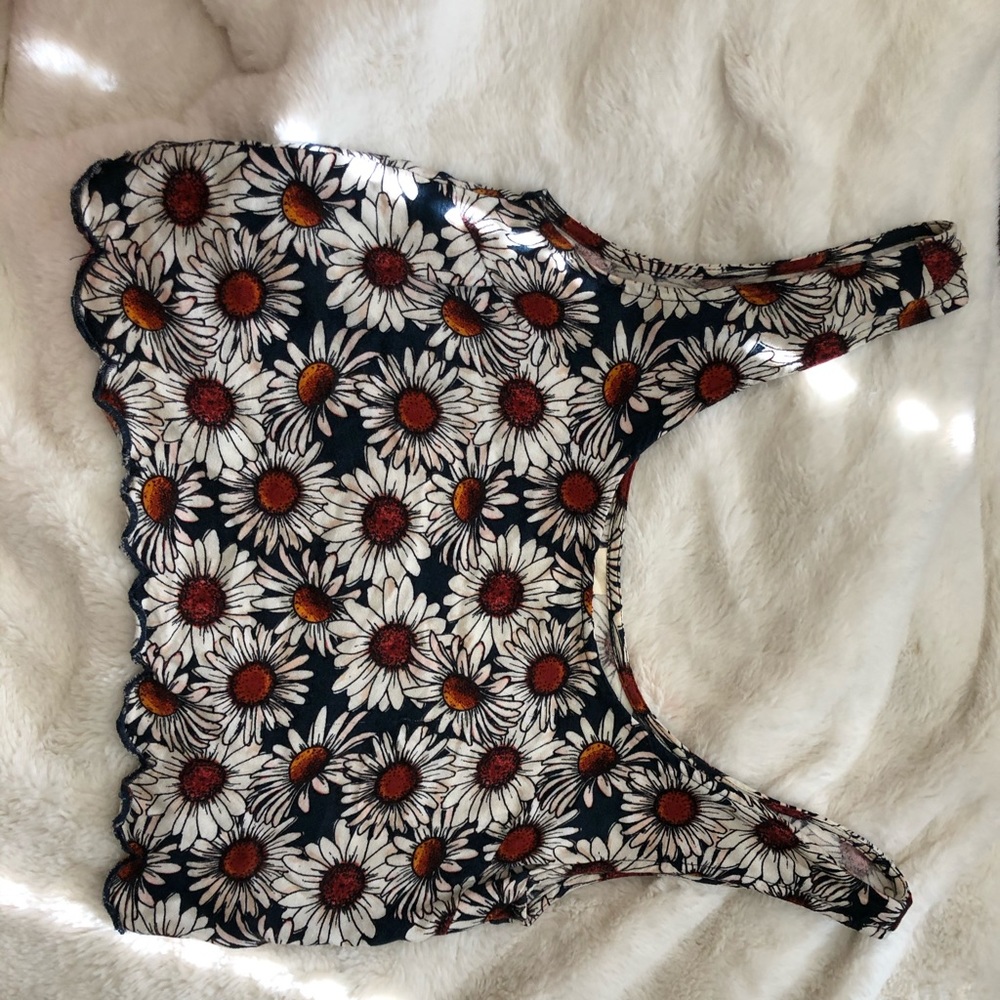 Cropped floral blouse